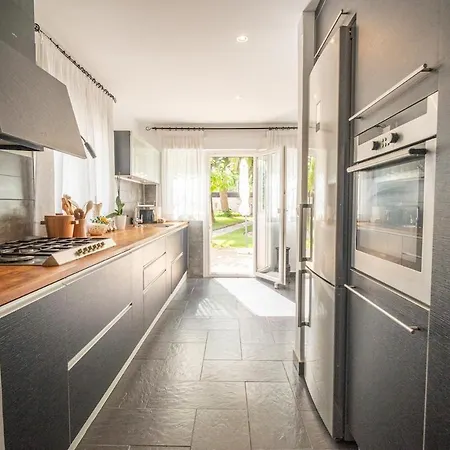 Villa Dea - Away From - Families Only